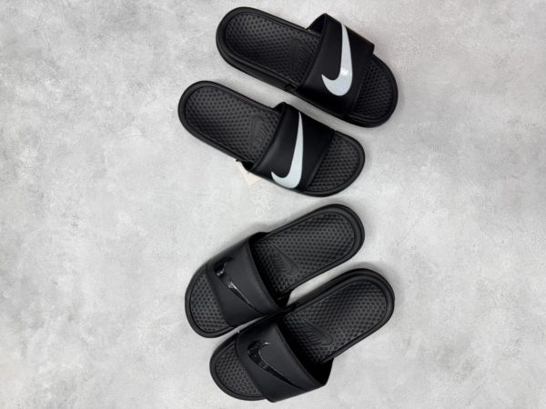 Nike Classic Slides