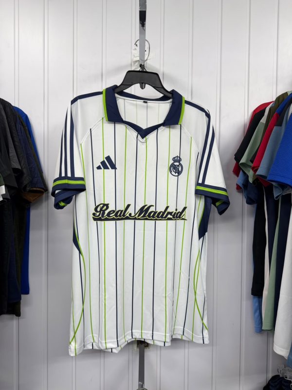Real Madrid Custom Retro Tee<br><p class="pre-order-tag-ft-1953">Available on Pre-Order</p>